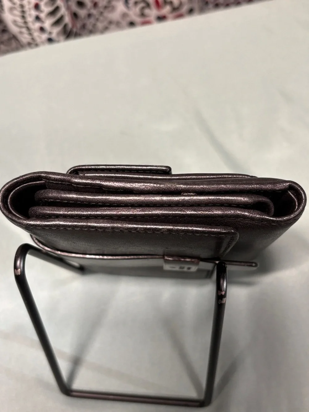 Vintage Gucci Black Smooth Leather Compact Wallet | Tom Ford Era - Picture 4 of 11